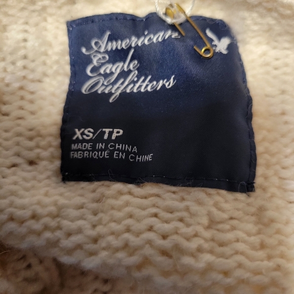 American Eagle Outfitters Cream Crew Neck Cable Knit Sweater Pullover - Picture 4 of 4